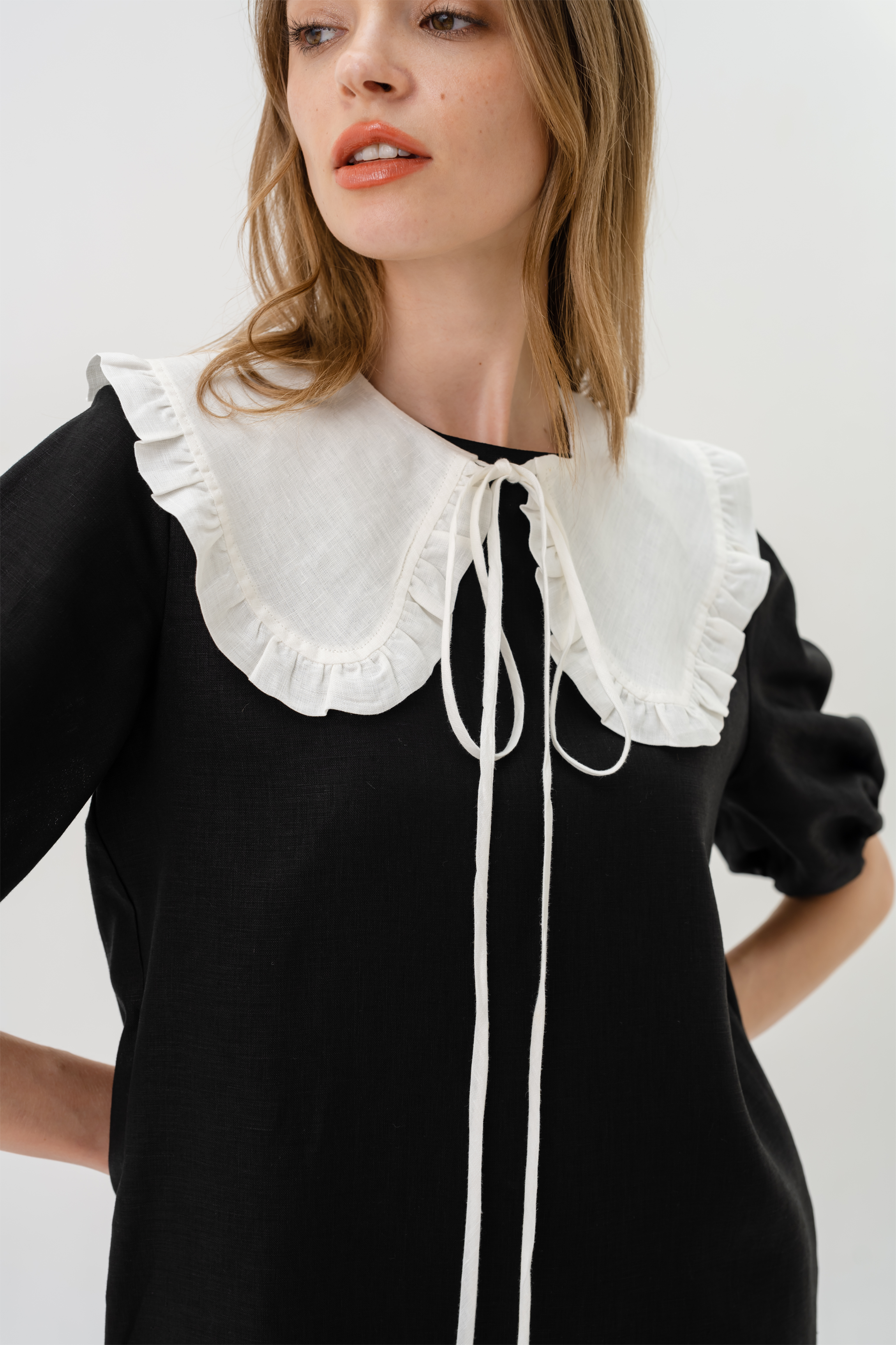 Ruffle Collar Wing - Off White